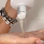 APPLICATION gamme-caviar-roseabaie-shampoing